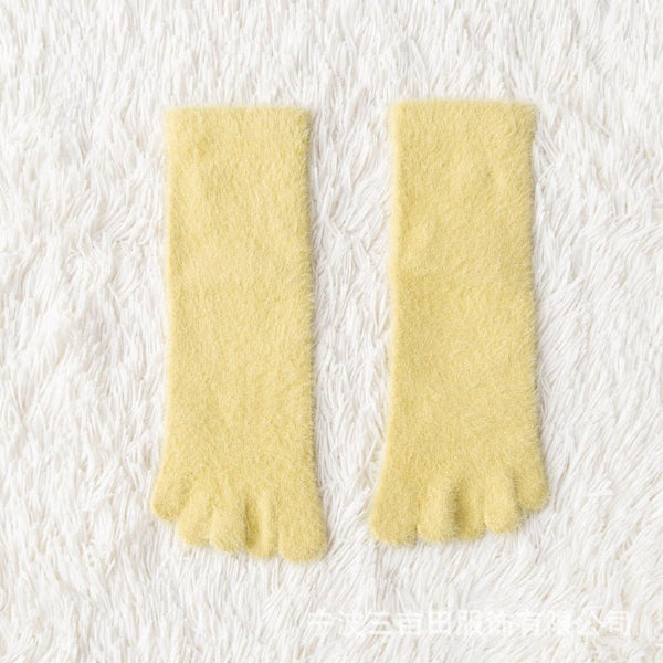 Fluffy women's winter toe socks