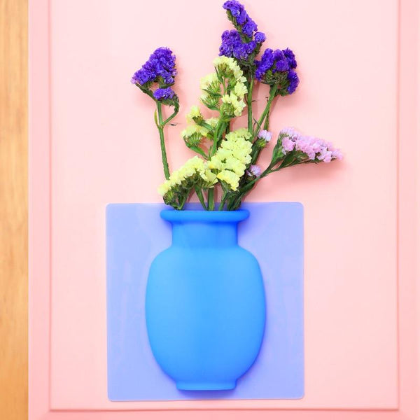 Magic hanging wall vase made of silicone